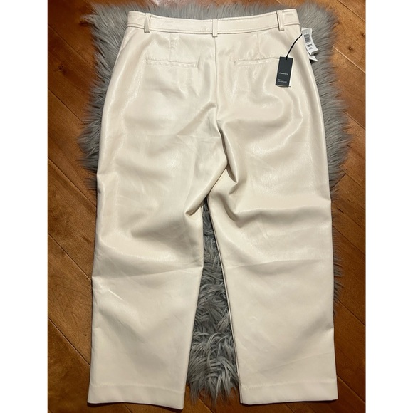 🌟Host Pick🌟Babaton Command Cropped Pant Cropped Vegan Leather Pants Size 14 - Picture 7 of 8